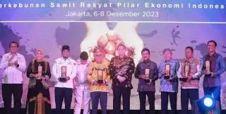 Paman Birin Jadi Satu-satunya Kepala Daerah Peraih Apkasindo Award 2023