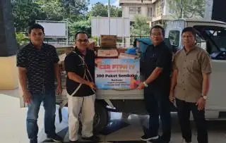 Salurkan 1,4 Ton Sembako ke Korban Banjir, Pj Bupati Kampar Apresiasi Kepedulian PalmCo Regional 3