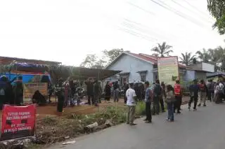 Mau Cek Pelaku Aksi Kubur Diri, Tim Kesehatan dari Kepolisian Diusir Penentang PKS PT PPSP