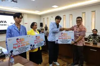 Puluhan Mahasiswa Berprestasi di Riau Terima Beasiswa dari PTPN IV Regional III