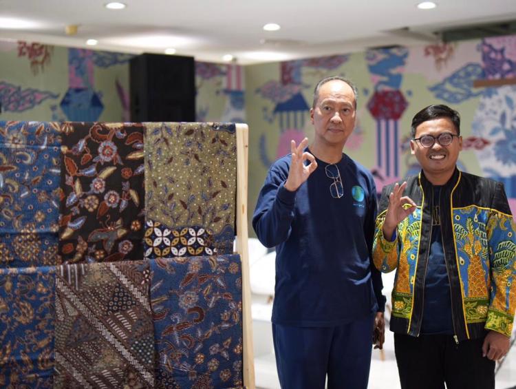 Menteri Perindustrian Borong Produk Batik Sawit di GBN 2025