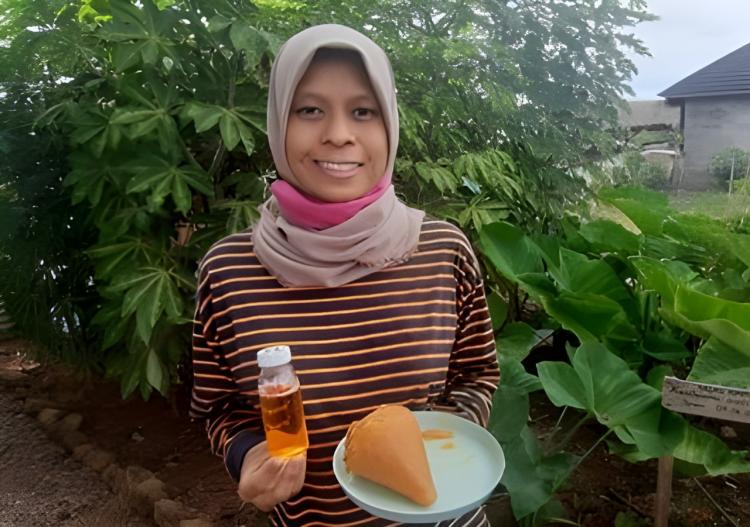 Perempuan ini Ubah Minyak Jelantah Jadi Biodiesel Pakai Alat Sederhana