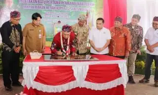 Minyak Makan Merah Bisa Atasi Kelangkaan Minyak Goreng