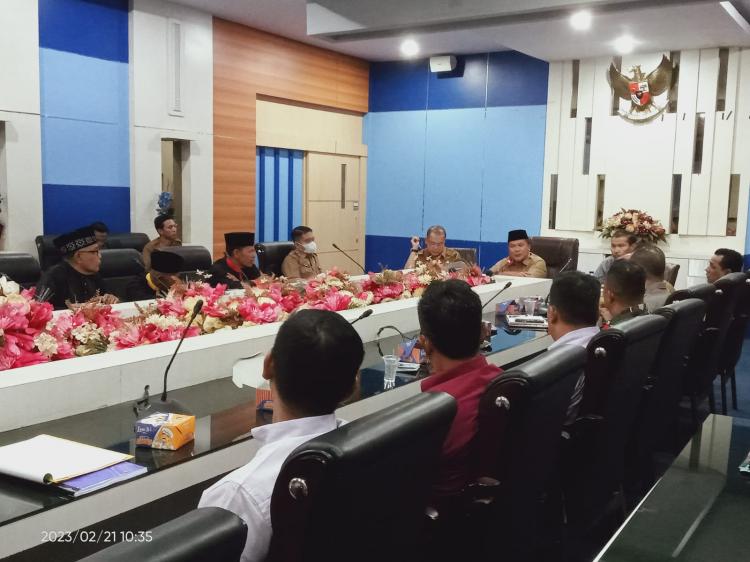 Pemkab Rohul Mediasi Konflik Masyarakat Dengan Koperasi Sawit