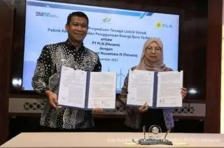 PTPN III dan PLN Teken MoU Penyediaan Listrik Hijau Bagi 68 PKS