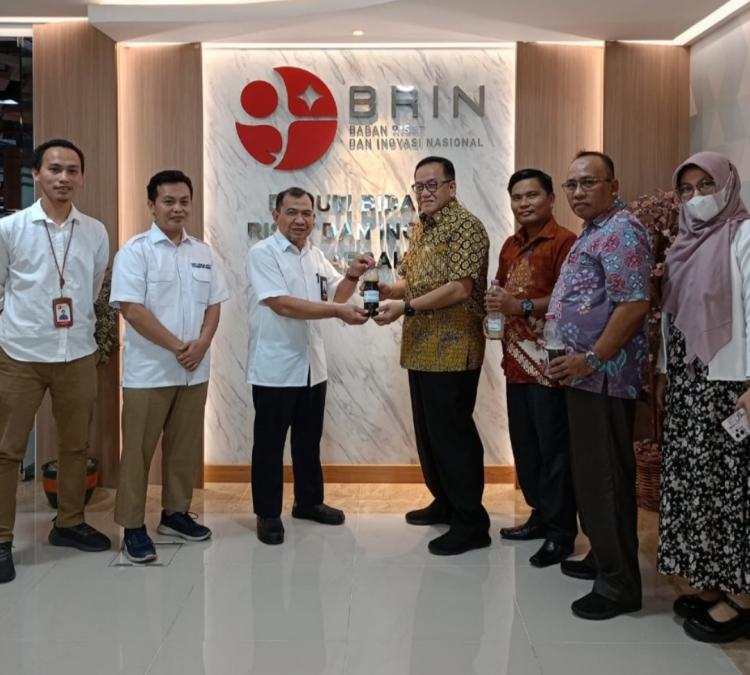 Sampel Air Nira Batang Sawit dari Sungai Aua Diuji di Laboratorium BRIN, ini Tujuannya