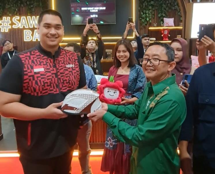 Pesepeda Diajak Gunakan Helm Berbahan Baku Sawit