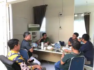 Pererat Silaturahmi dan Jalin Kerja Sama, Samade Sambangi Elaeis Media Group