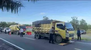 Satgas Gakkum Razia Angkutan Barang di Ruas Jalan Nasional Palangka Raya - Bagugus