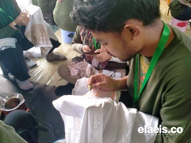 Terus Dukung Inovasi Baru, EMG dan BPDP Kembali Taja Workshop dan Praktek Produksi Batik Sawit