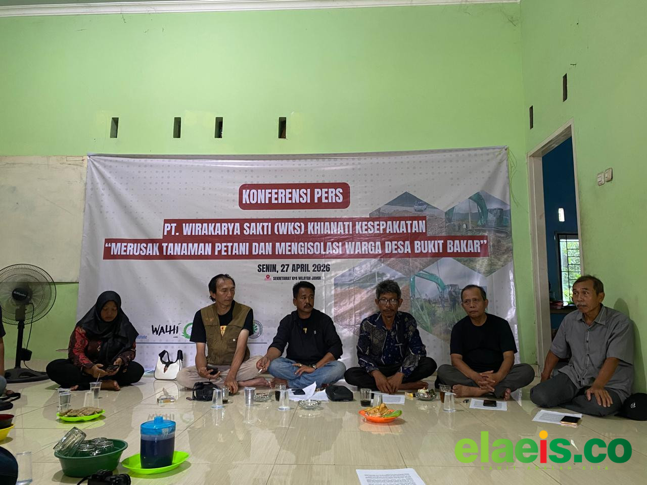 Alamak! PT WKS Diduga Putus 9 Akses Jalan di Bukit Bakar, 830 Warga Terisolasi - Koalisi Rakyat Jambi mengecam PT WKS yang diduga memutus akses jalan dan merusak tanaman warga Desa Bukit Bakar. Sebanyak 830 jiwa terdampak, aktivitas ekonomi lumpuh, dan anak-anak kesulitan bersekol