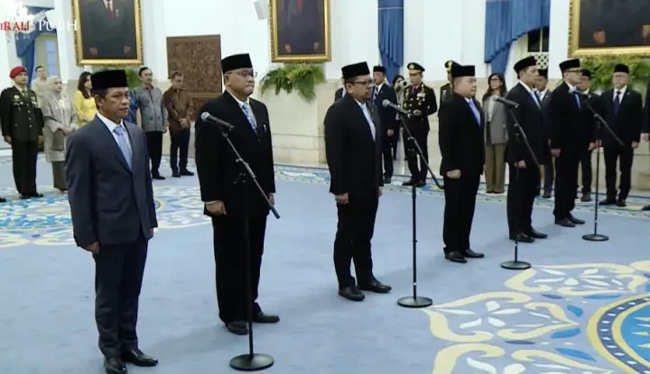 Gantikan Hanif Faisol, Bos Buruh Jumhur Hidayat Jabat Menteri Lingkungan Hidup - Posisi Hanif kemudian digantikan oleh Ketua Umum Konfederasi Serikat Pekerja Seluruh Indonesia (KSPSI) Jumhur Hidayat