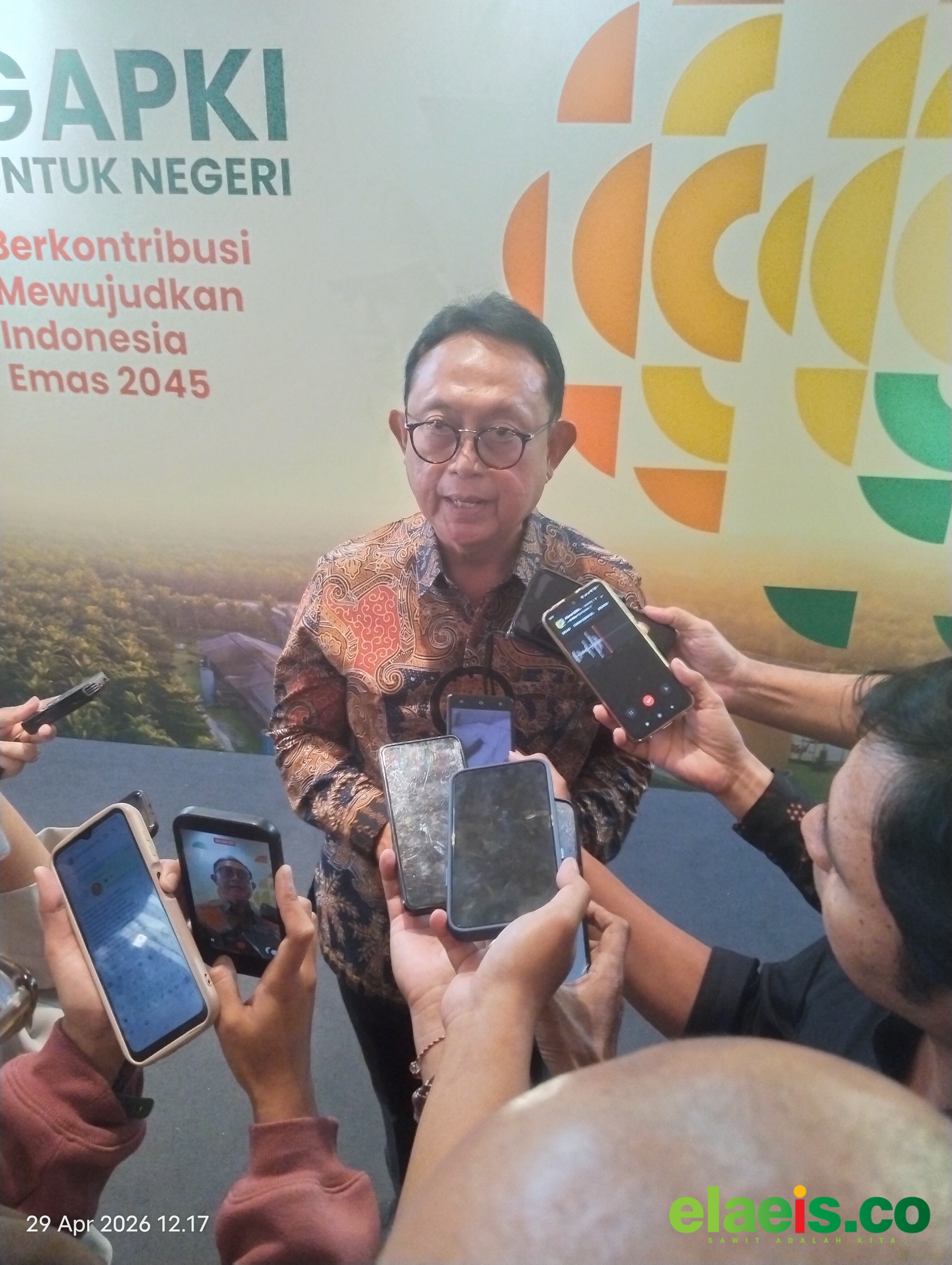 Konflik Timur Tengah Guncang Sawit, Ekspor RI Terpukul hingga 30% - Jakarta, elaeis.co &mdash; Industri kelapa sawit nasional mulai merasakan hantaman keras akibat eskalasi konflik di Timur Tengah.&nbsp; Ketegangan yang berdampak pada jalur perdaga...