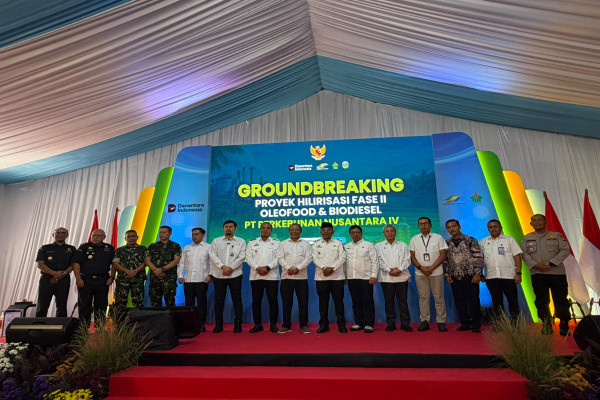 Diresmikan Prabowo, Groundbreaking Hilirisasi Perkebunan Perkuat Ekonomi Nasional - Kegiatan ini dilaksanakan secara hybrid dan terhubung dengan sejumlah lokasi strategis di berbagai daerah, termasuk Kawasan Ekonomi Khusus (KEK) Sei Mangkei yang mengikuti prosesi secara daring
