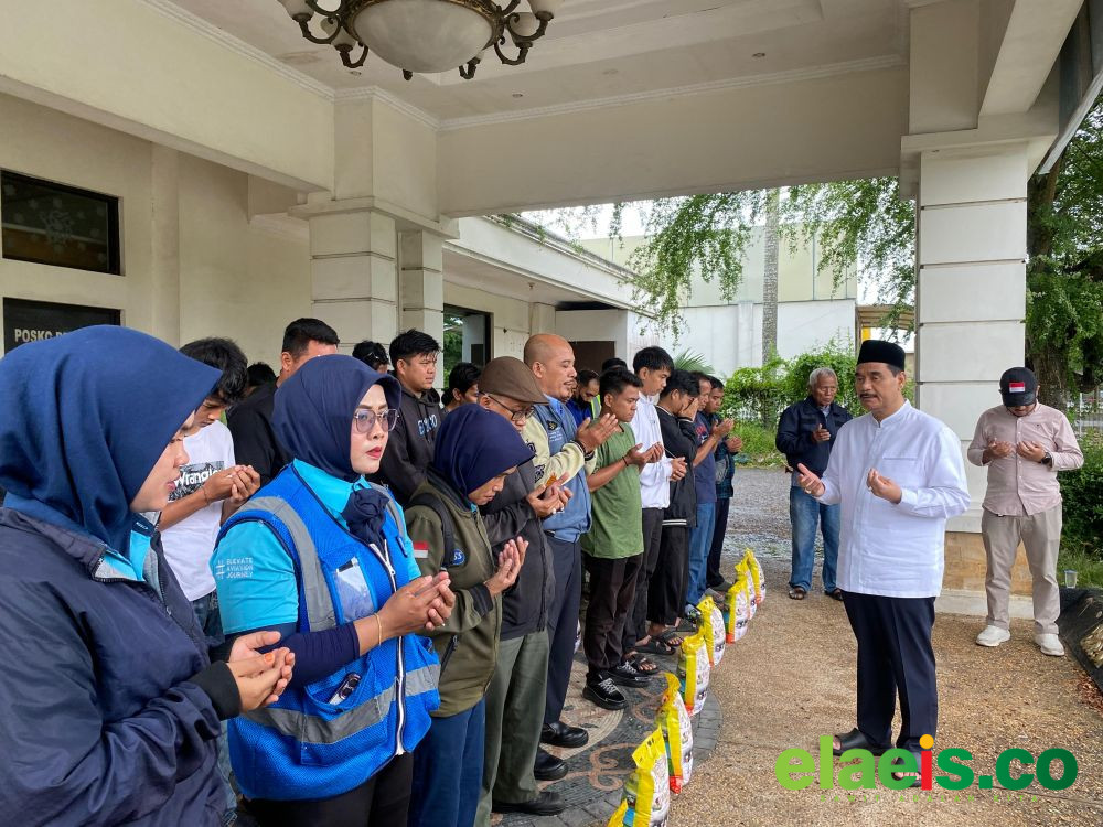 Ketua DPD HKTI Jambi Sutan Adil Hendra Serukan Kesejahteraan Buruh di Momentum Hari Buruh Internasional 2026 - Ketua DPD HKTI Jambi A.R. Sutan Adil Hendra mengucapkan selamat Hari Buruh 2026 dan menekankan pentingnya kesejahteraan, perlindungan, serta peran strategis buruh dalam pembangunan nasional.
