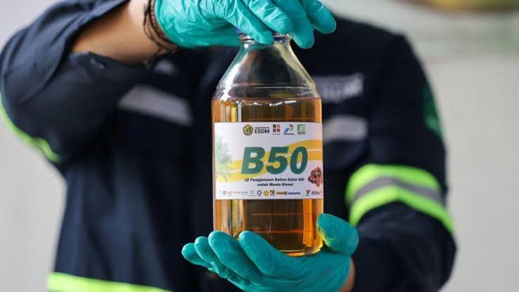B50 Jalan Juli 2026, Tapi Tantangan Ini Bisa Jadi Batu Sandungan Serius - Program biodiesel B50 ditargetkan mulai jalan Juli 2026, namun sejumlah tantangan seperti produksi, infrastruktur, dan pembiayaan bisa jadi hambatan serius.