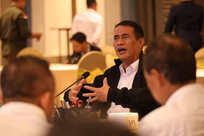 Ekspor Sawit Akan Lewat BUMN Khusus, Ini Penjelasan Lengkap Mentan Amran - Rencana ekspor sawit lewat BUMN khusus mulai disiapkan pemerintah. Mentan Amran buka suara soal tujuan hingga dampaknya.