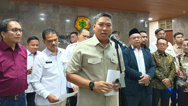 Harga Sawit Terjun Bebas, Kepala Daerah Diminta Jangan Diam Saja! - Harga sawit petani terus anjlok, Kementan minta kepala daerah tak tinggal diam dan segera turun tangan mengawasi harga TBS di lapangan.