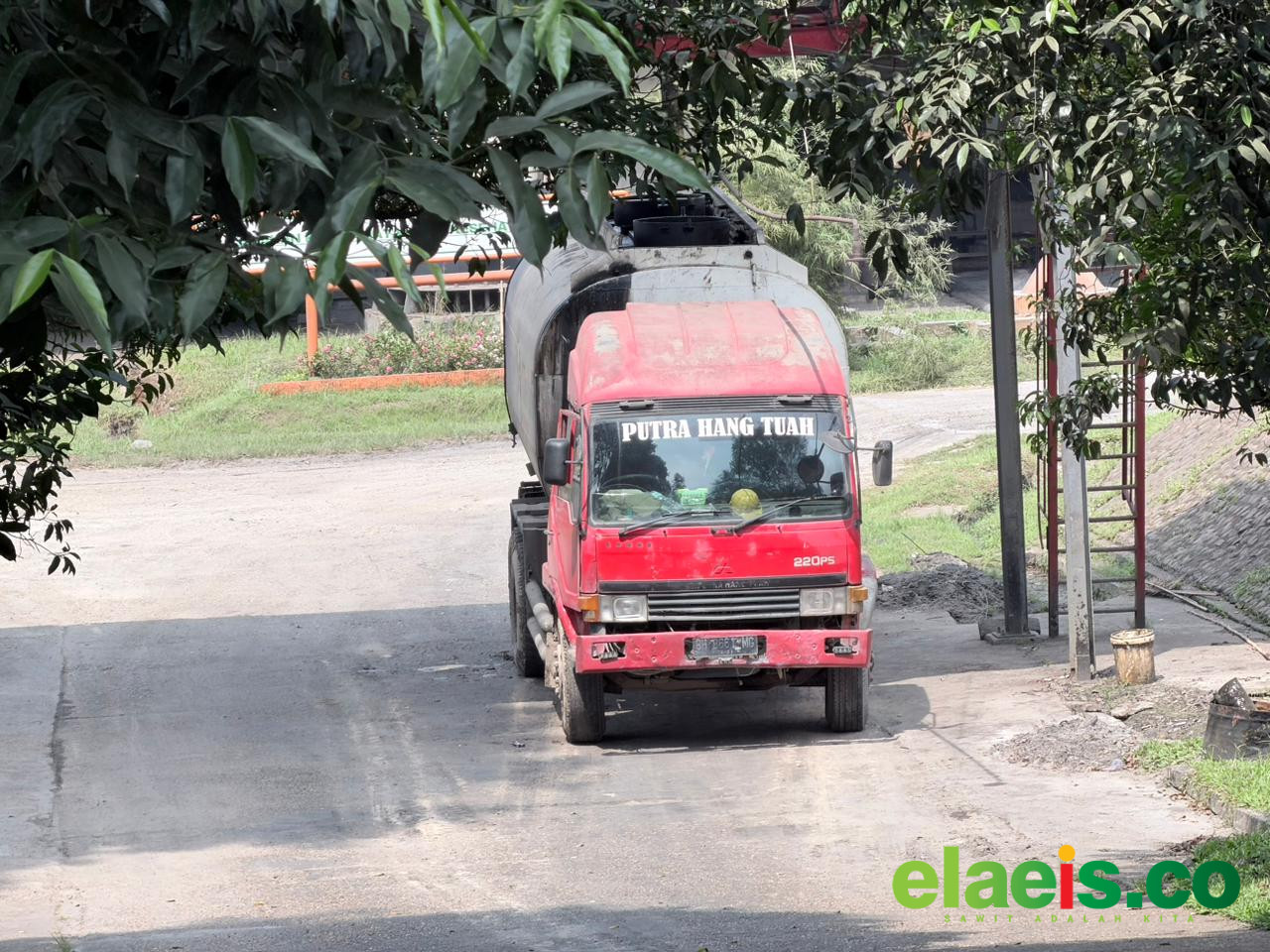 Penjualan CPO PTPN IV Regional IV Jambi-Sumbar Naik 4,3 Persen, Tembus 56,6 Juta Kilogram - Penjualan CPO PTPN IV Regional IV Jambi-Sumbar selama Januari–April 2026 mencapai 56,6 juta kilogram atau naik 4,3 persen dibandingkan periode yang sama tahun 2025. Peningkatan didorong naiknya produk