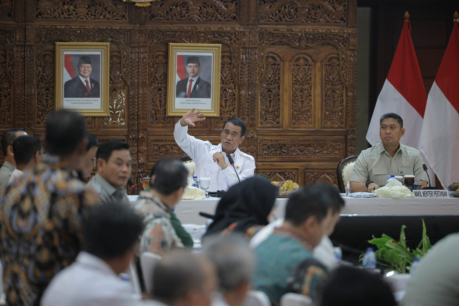 Harga Sawit Masih Murah? Mentan Amran Tegas: Kejar Tengkulak, TBS Harus Normal Hari Ini! - Menteri Pertanian Andi Amran Sulaiman menegaskan harga TBS sawit harus kembali normal mulai hari ini. Tengkulak yang diduga mempermainkan harga pun bakal diburu Satgas Pangan.