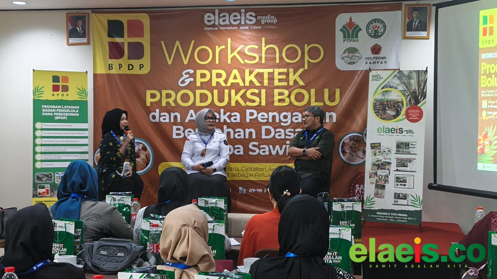 Bersama BPDP, Elaeis Media Group Kenalkan Bolu dari Sawit di Kota Jambi - Jambi, elaeis.co - Siapa sangka, sawit yang biasanya dikenal menjadi bahan utama minyak goreng ternyata bisa bertransformasi jadi bolu. &lrm; Ya, bolu berbahan dasar sawit. Hal in...