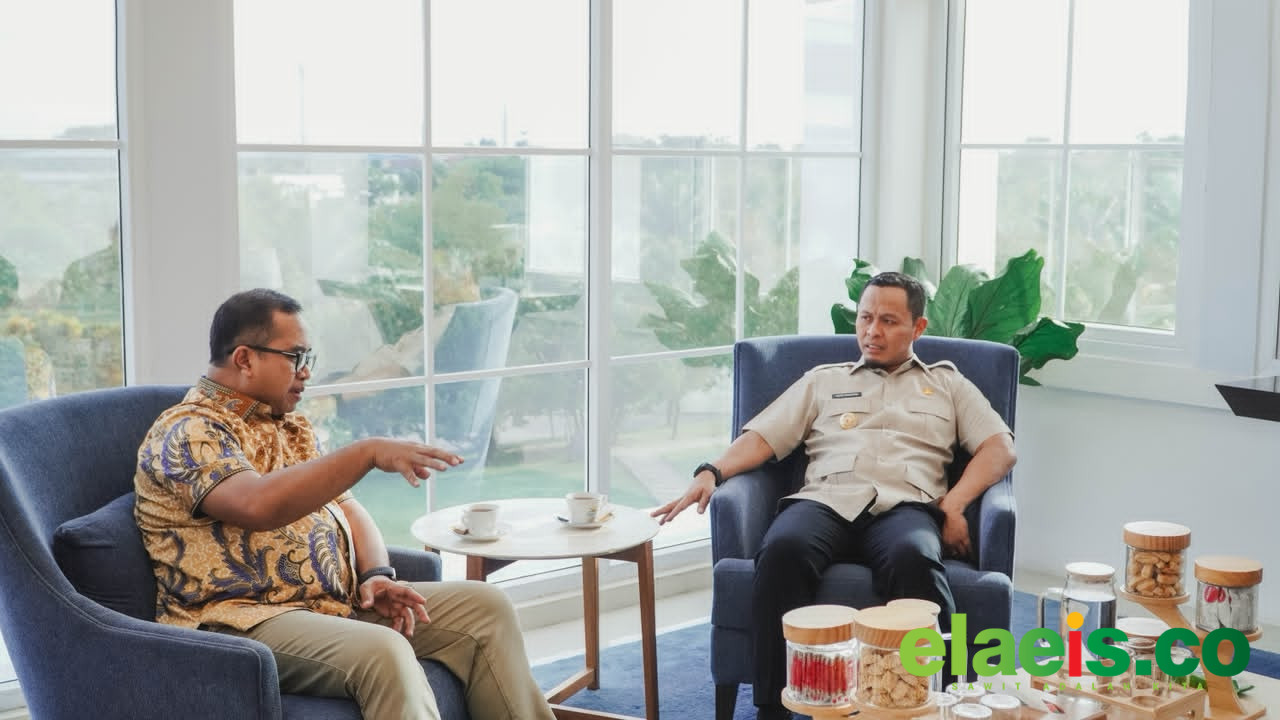 PTPN IV dan Pemko Pekanbaru Perkuat Kolaborasi Bangun Kota Berkelanjutan - PTPN IV PalmCo melalui entitasnya di Riau, PTPN IV Regional III bersama dengan Pemerintah Kota Pekanbaru memperkuat sinergi dan kolaborasi meliputi penyelarasan tanggung jawab sosial lingkungan (TJSL)