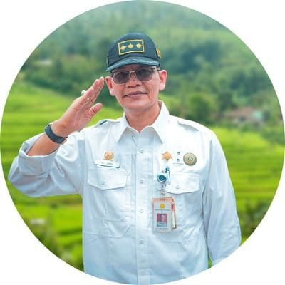 Kementan Tegaskan Komitmen Lindungi Petani Sawit Rakyat - Kementan hadir melindungi petani sawit dengan menjaga stabilitas harga TBS sebagai prioritas nasional demi kesejahteraan dan keadilan petani.