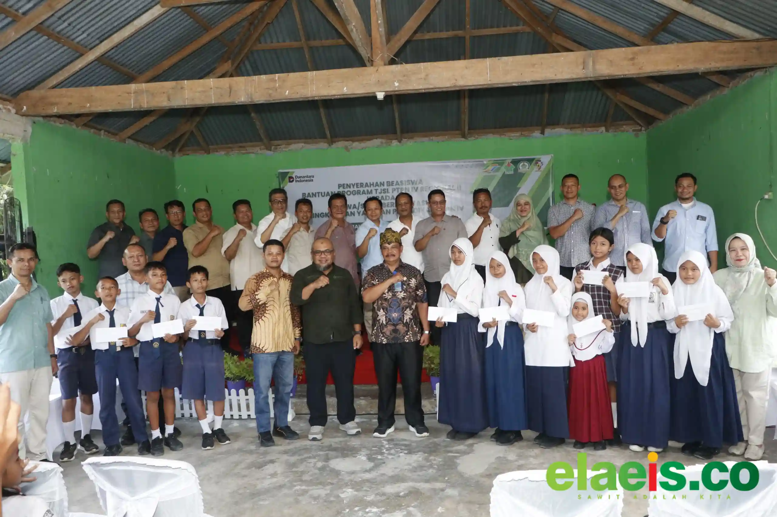 PTPN IV PalmCo Salurkan Rp1,3 Miliar untuk Pendidikan, Bantu Sekolah dan Beasiswa Sambut Tahun Ajaran Baru 2026/2027