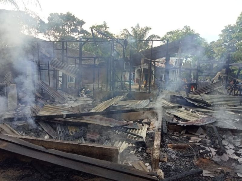 Api Menyambar Tumpukan BBM, Rumah Ludes, Pemiliknya Tewas