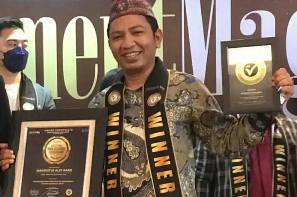 Inilah Pengakuan atas Dedikasi Mansuetus Bela Nasib Petani