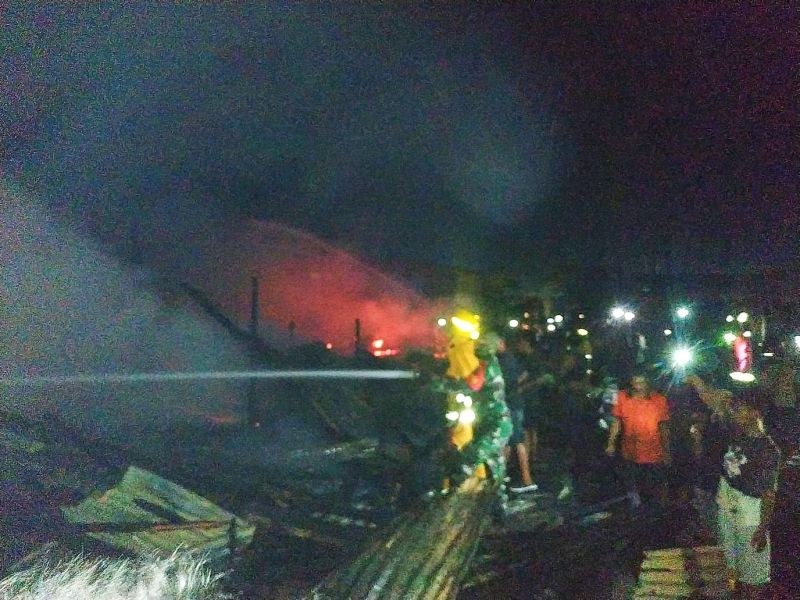 Kebakaran Hanguskan 7 Kios di Tanjung Sawit Kampar